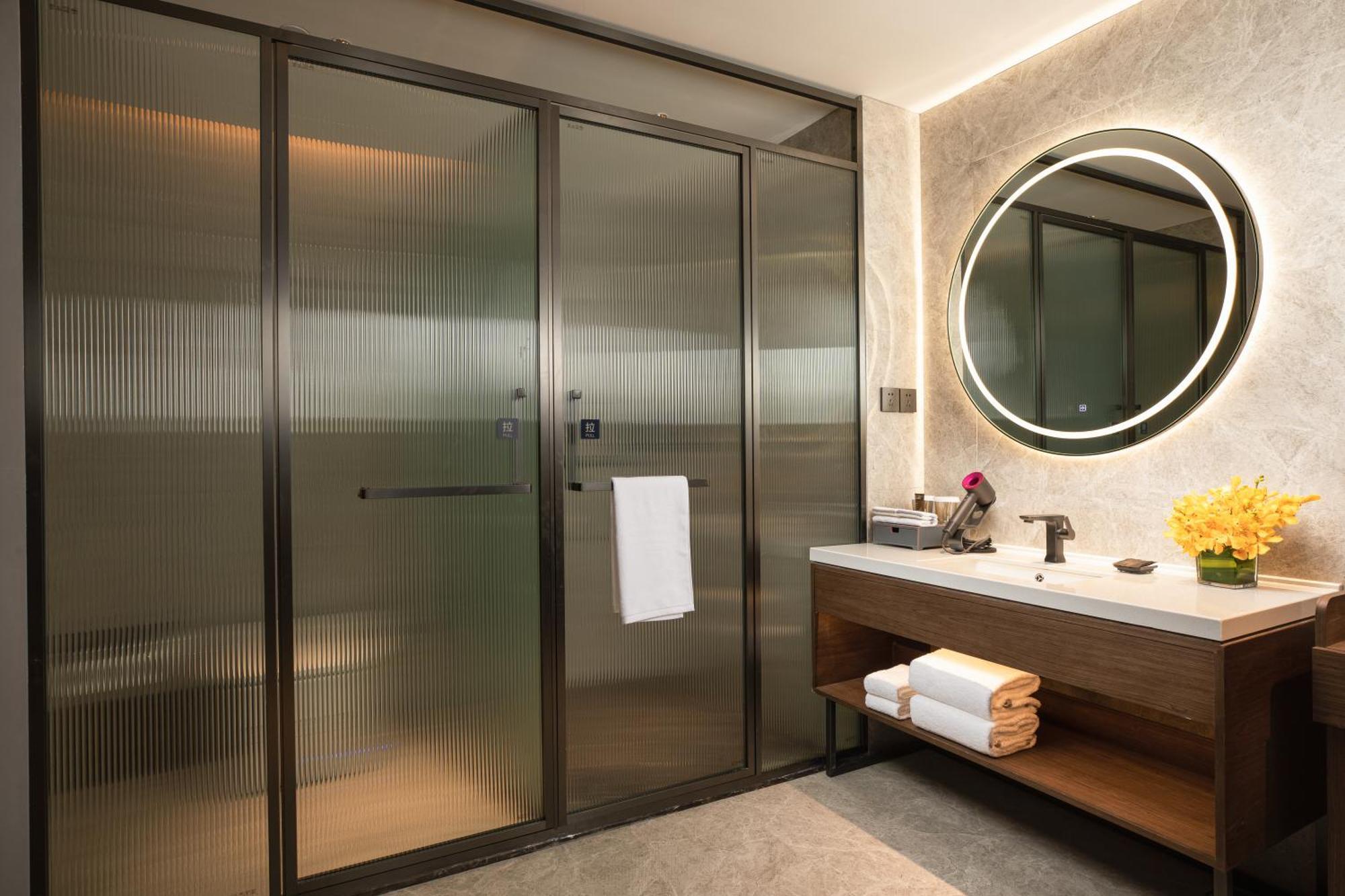 Отель Urcove By Hyatt Shenzhen Futian Port Экстерьер фото